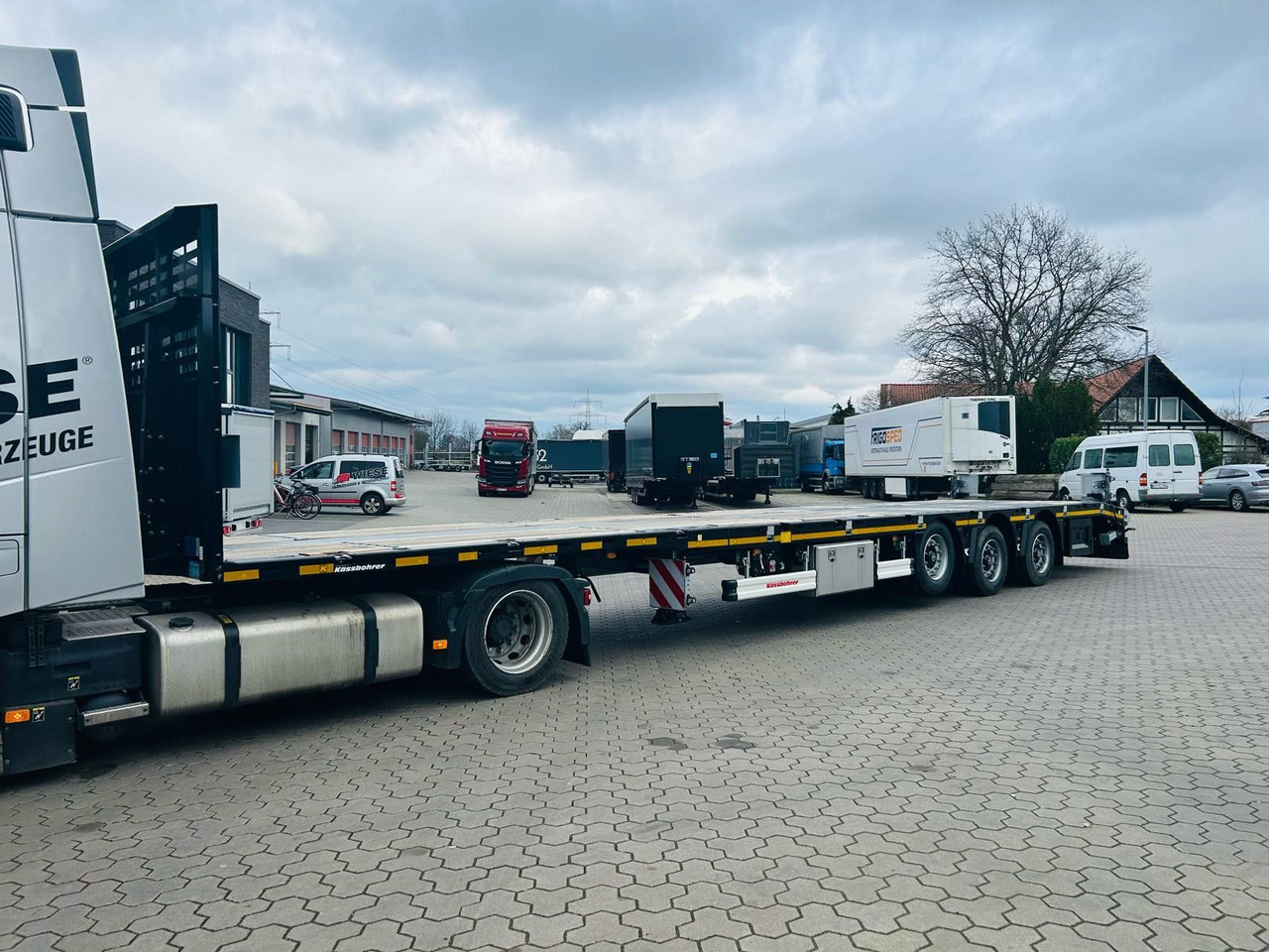 Kässbohrer SPS Mega Schwerlast Plattform Lenkachse - 드롭사이드/ 플랫베드 세미 트레일러 : 사진 3 Kässbohrer SPS Mega Schwerlast Plattform Lenkachse - 드롭사이드/ 플랫베드 세미 트레일러 : 사진 3
