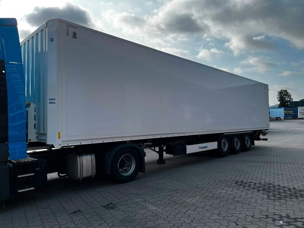 Krone Koffer mit Ladebordwand 2.000 kg Top Klappe - 밀폐형 박스 세미 트레일러 : 사진 2 Krone Koffer mit Ladebordwand 2.000 kg Top Klappe - 밀폐형 박스 세미 트레일러 : 사진 2