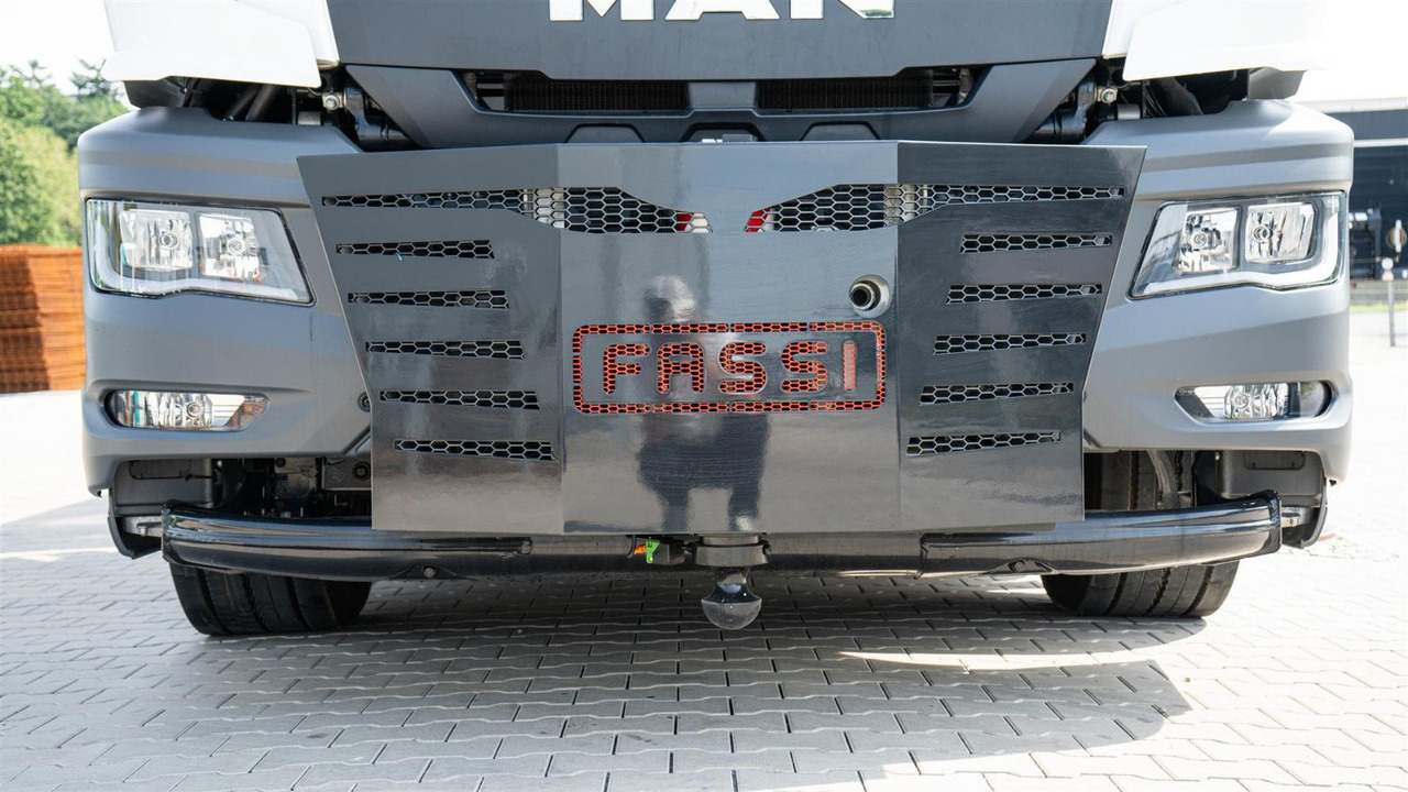 MAN 35.470 8x2 Kran F710 RA2.26 - 크레인 트럭 : 사진 3 MAN 35.470 8x2 Kran F710 RA2.26 - 크레인 트럭 : 사진 3