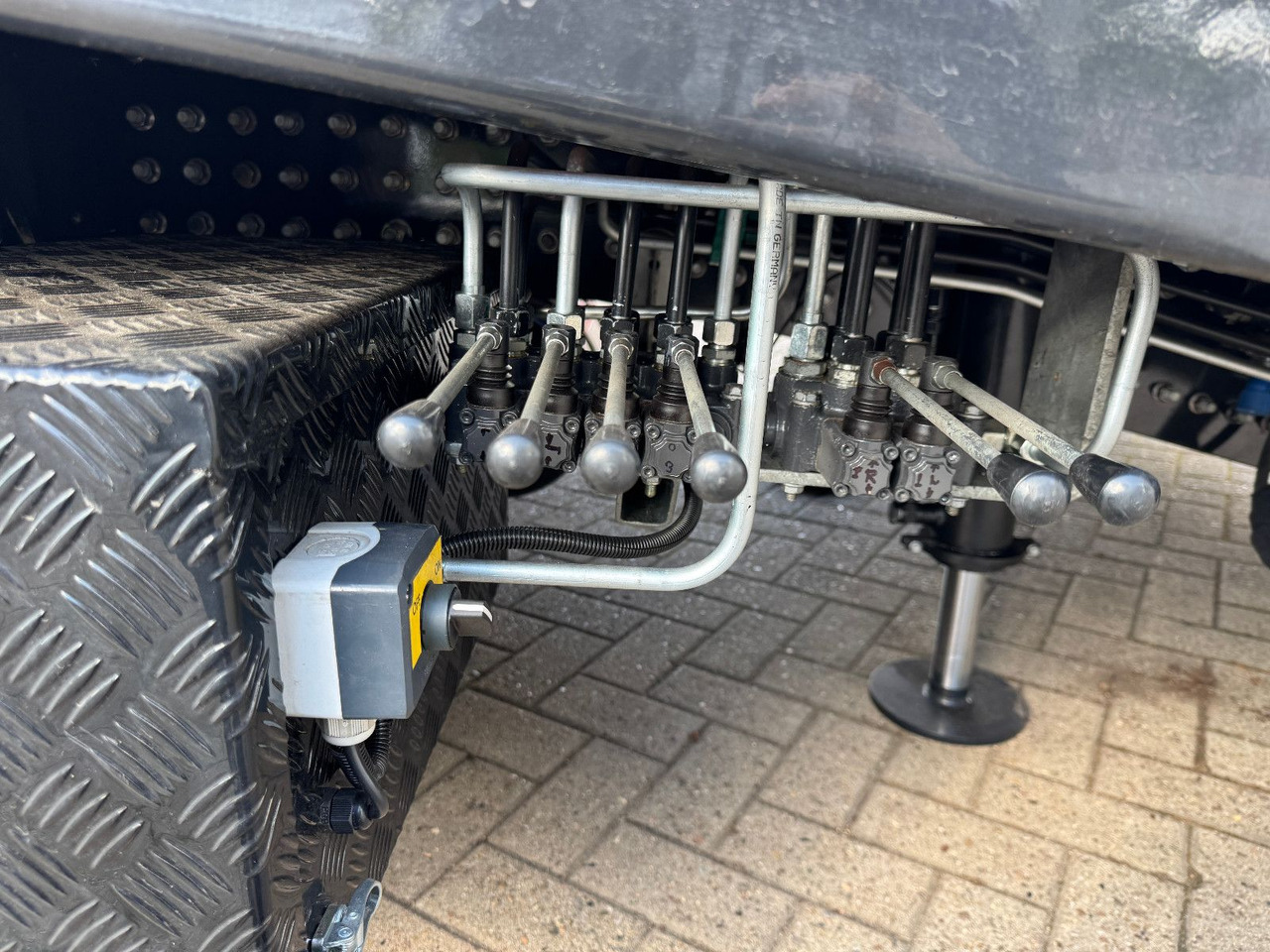 MAN 8x4 Maschinentransporter - 견인 트럭 : 사진 3 MAN 8x4 Maschinentransporter - 견인 트럭 : 사진 3