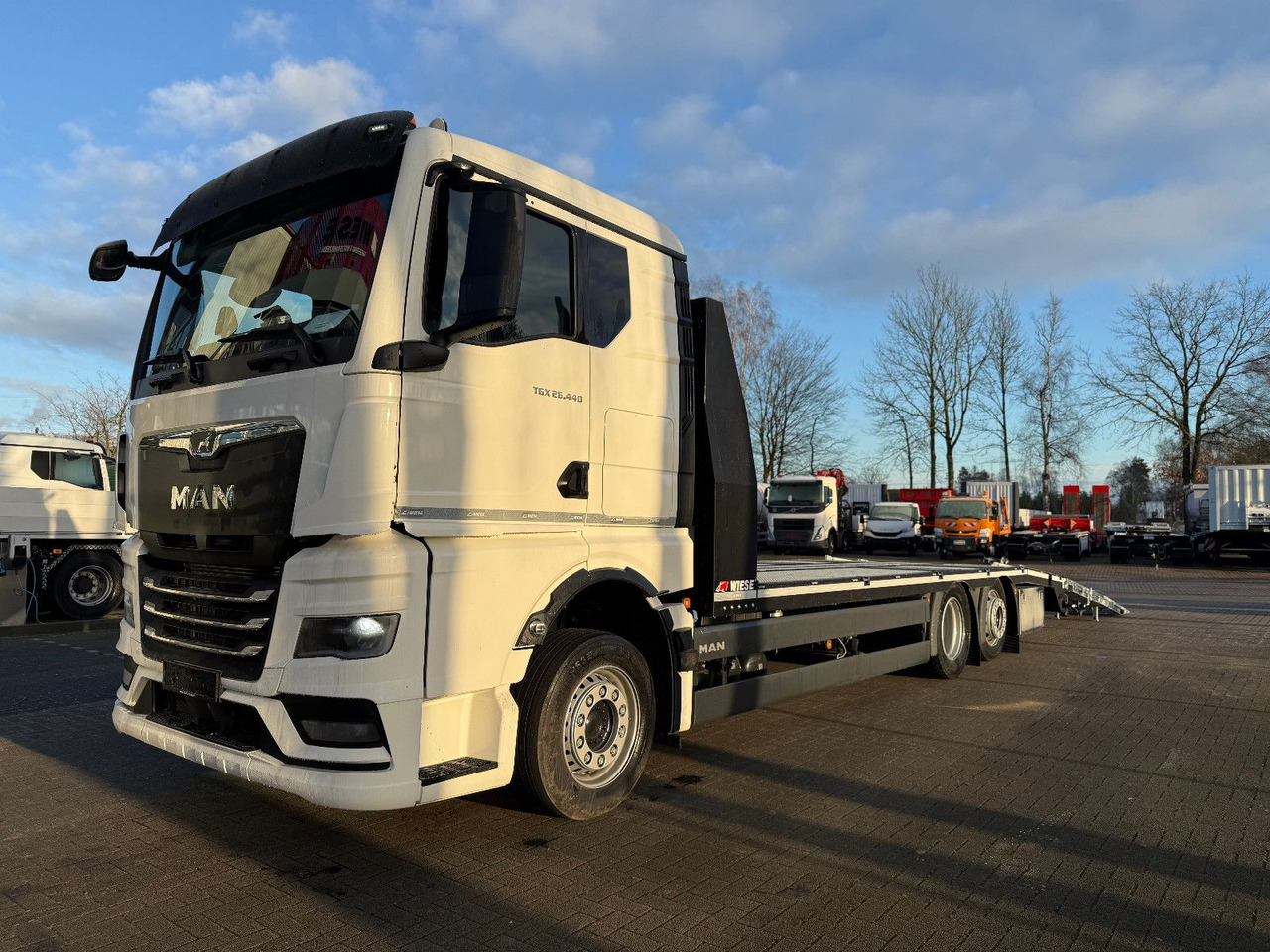 MAN Baumaschinen-  Arbeitsbühnentransporter Rampen - 드롭사이드/ 플랫베드 트럭 : 사진 5 MAN Baumaschinen-  Arbeitsbühnentransporter Rampen - 드롭사이드/ 플랫베드 트럭 : 사진 5