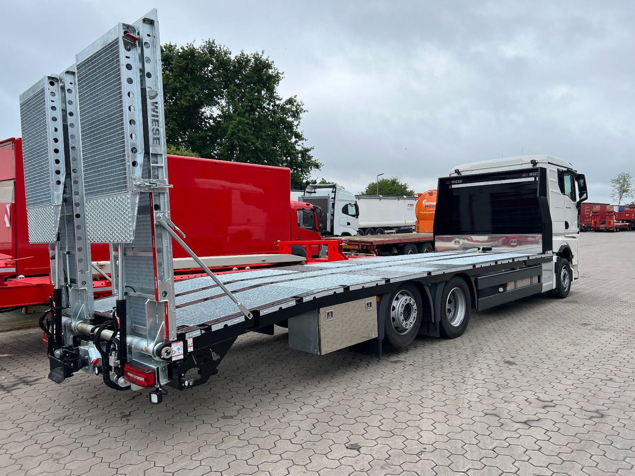 MAN Baumaschinen-  Arbeitsbühnentransporter Rampen - 견인 트럭 : 사진 5 MAN Baumaschinen-  Arbeitsbühnentransporter Rampen - 견인 트럭 : 사진 5