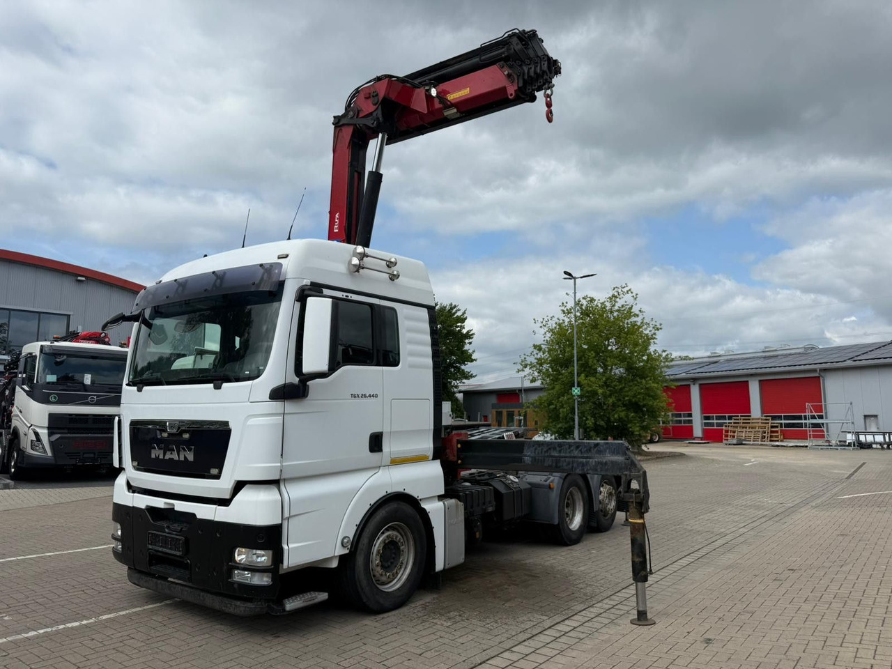 MAN TGX 26.440 6x2 mit HMF 3000-5 Kran TÜV NEU - 트랙터 유닛 : 사진 1 MAN TGX 26.440 6x2 mit HMF 3000-5 Kran TÜV NEU - 트랙터 유닛 : 사진 1