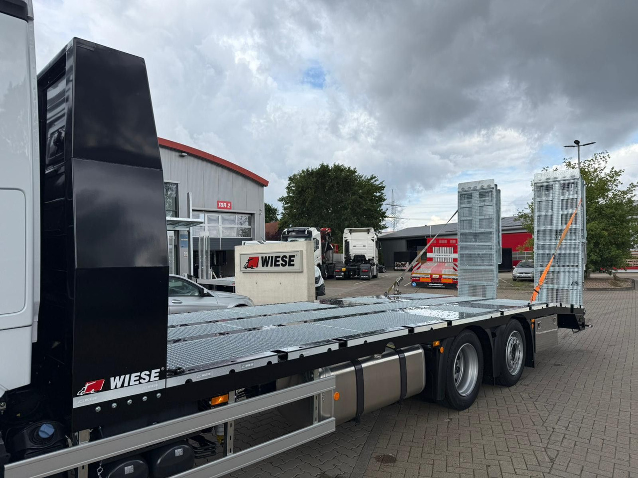 Mercedes-Benz Actros mit Rampen, Maschinentransporter - 드롭사이드/ 플랫베드 트럭 : 사진 2 Mercedes-Benz Actros mit Rampen, Maschinentransporter - 드롭사이드/ 플랫베드 트럭 : 사진 2