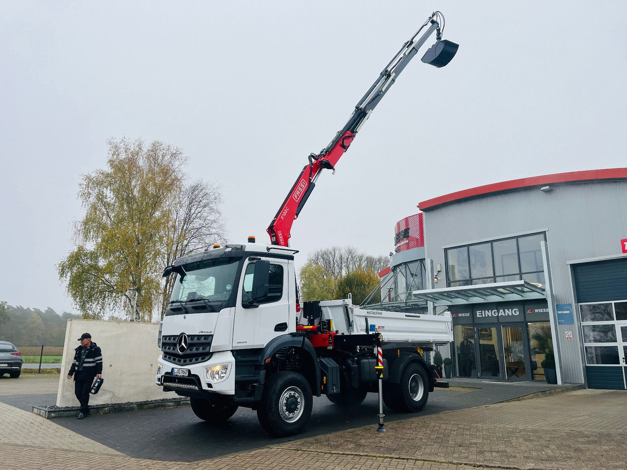 Mercedes-Benz Arocs 1835 4x4 Meiller Fassi F135 Kran Kipper - 덤프트럭, 크레인 트럭 : 사진 3 Mercedes-Benz Arocs 1835 4x4 Meiller Fassi F135 Kran Kipper - 덤프트럭, 크레인 트럭 : 사진 3