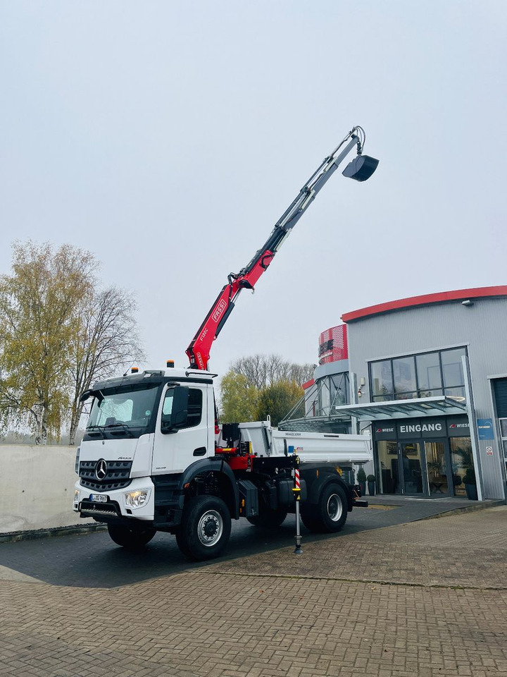 Mercedes-Benz Arocs 1835 4x4 Meiller Fassi F135 Kran Kipper - 덤프트럭, 크레인 트럭 : 사진 3 Mercedes-Benz Arocs 1835 4x4 Meiller Fassi F135 Kran Kipper - 덤프트럭, 크레인 트럭 : 사진 3