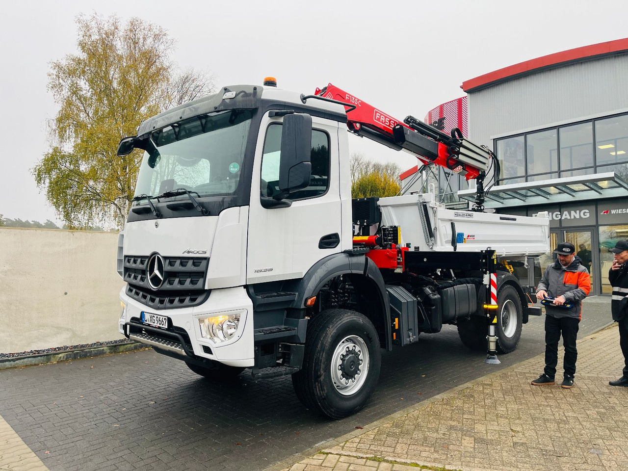 Mercedes-Benz Arocs 1835 4x4 Meiller Fassi Kran Kipper - 덤프트럭, 크레인 트럭 : 사진 1 Mercedes-Benz Arocs 1835 4x4 Meiller Fassi Kran Kipper - 덤프트럭, 크레인 트럭 : 사진 1