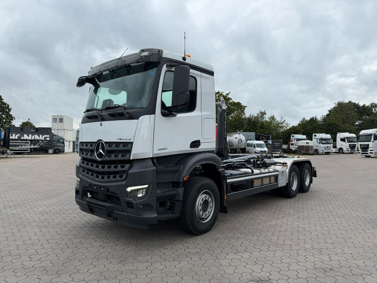 Mercedes-Benz Arocs 5 2651L 6 x4 Meiller RS 2170 - 후크 리프트 트럭 : 사진 3 Mercedes-Benz Arocs 5 2651L 6 x4 Meiller RS 2170 - 후크 리프트 트럭 : 사진 3
