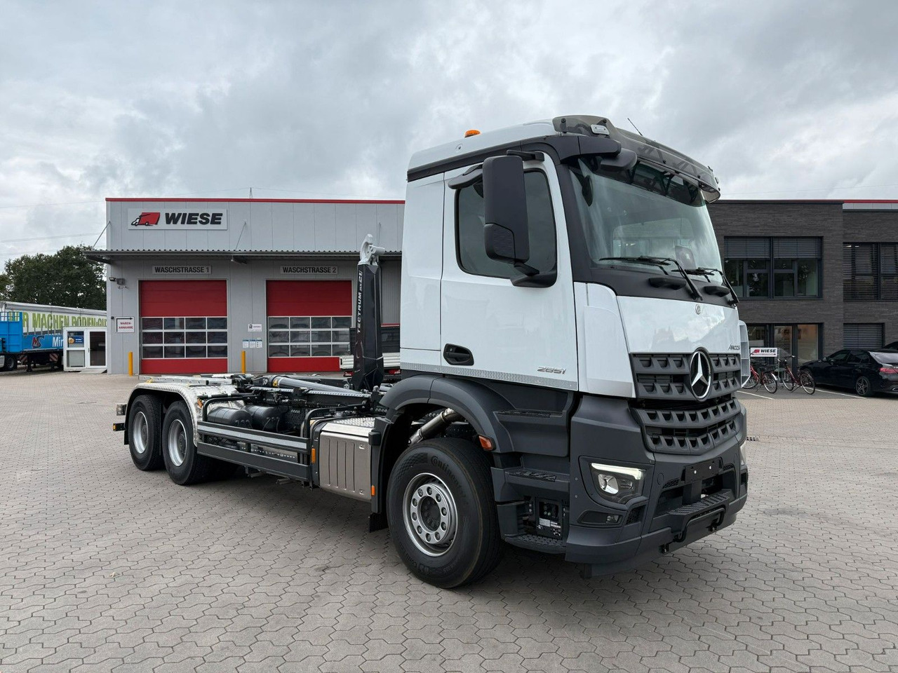 Mercedes-Benz Arocs 5 2651L 6 x4 Meiller RS 2170 - 후크 리프트 트럭 : 사진 1 Mercedes-Benz Arocs 5 2651L 6 x4 Meiller RS 2170 - 후크 리프트 트럭 : 사진 1