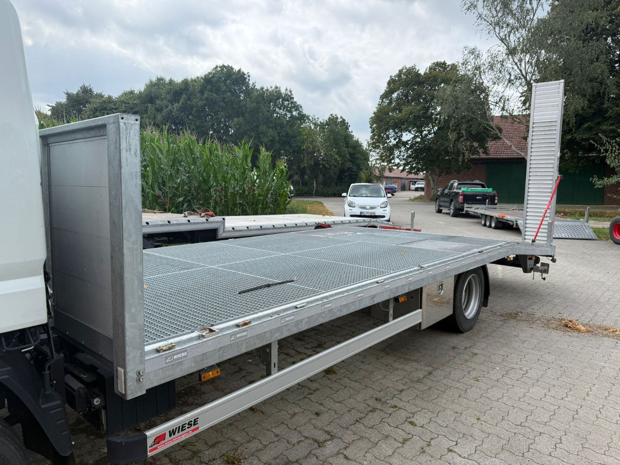 Mitsubishi Fuso Canter 7C18 Arbeitsbühnentransporter - 플랫베드 밴 : 사진 4 Mitsubishi Fuso Canter 7C18 Arbeitsbühnentransporter - 플랫베드 밴 : 사진 4