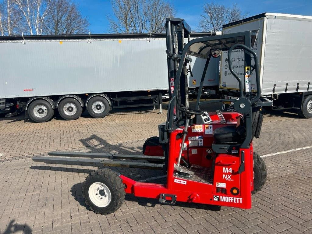 Moffett CARGOTEC - Tragkraft 2.500 kg - 디젤 지게차 : 사진 2 Moffett CARGOTEC - Tragkraft 2.500 kg - 디젤 지게차 : 사진 2