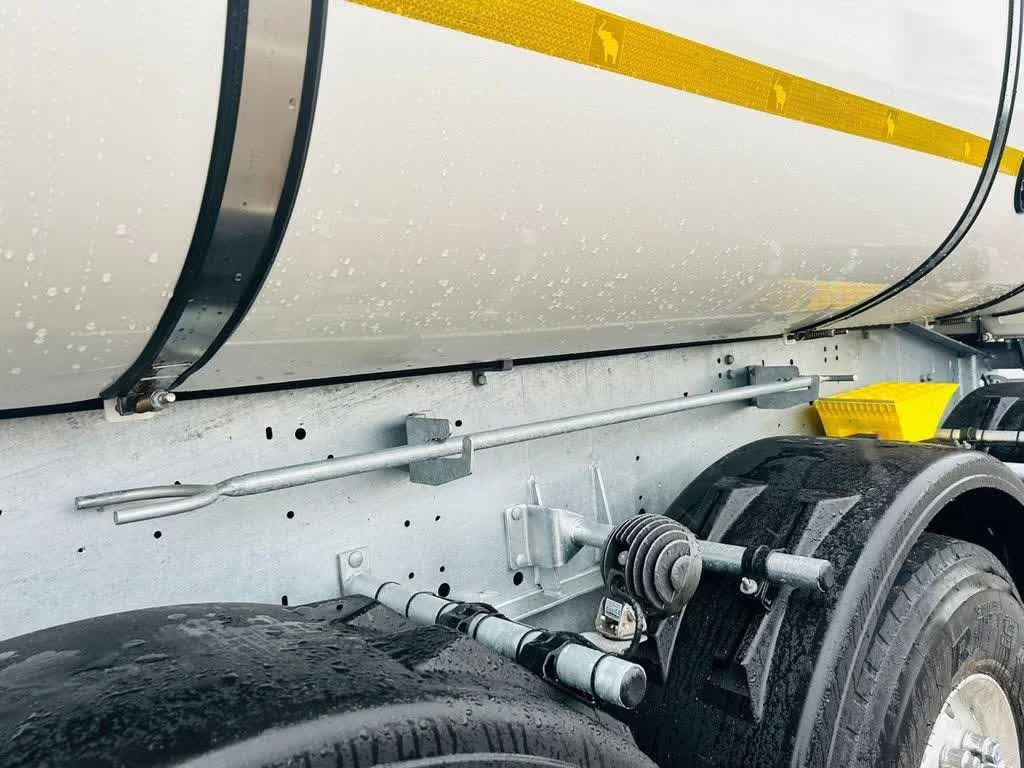 Schmitz Cargobull Thermomulde 24m³ isoliert elektrisches Verdeck - 덤프 세미 트레일러 : 사진 4 Schmitz Cargobull Thermomulde 24m³ isoliert elektrisches Verdeck - 덤프 세미 트레일러 : 사진 4