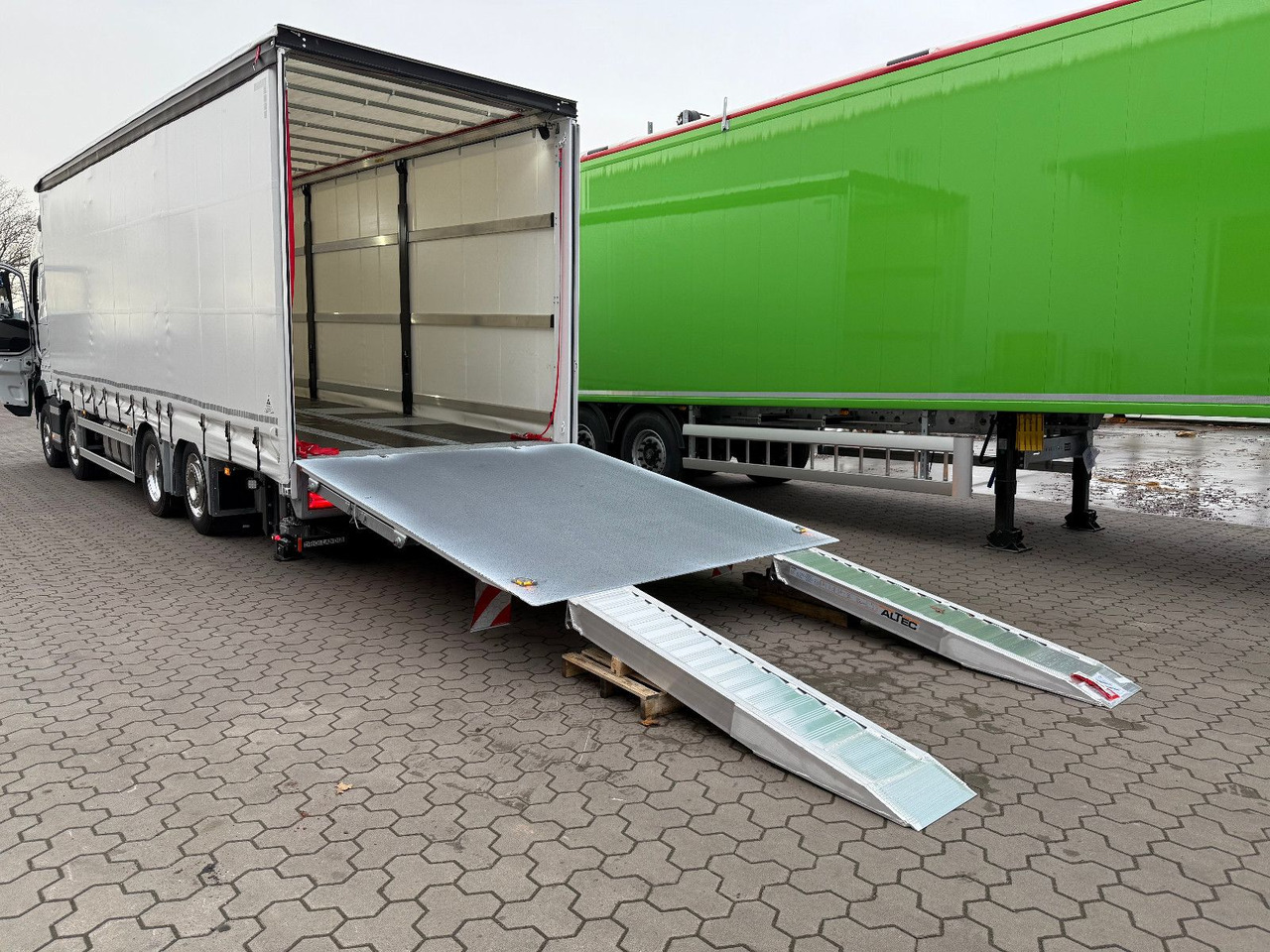 Volvo FH 500 8x2 Arbeitsbühnen Transporter LBW 9t - 견인 트럭 : 사진 5 Volvo FH 500 8x2 Arbeitsbühnen Transporter LBW 9t - 견인 트럭 : 사진 5