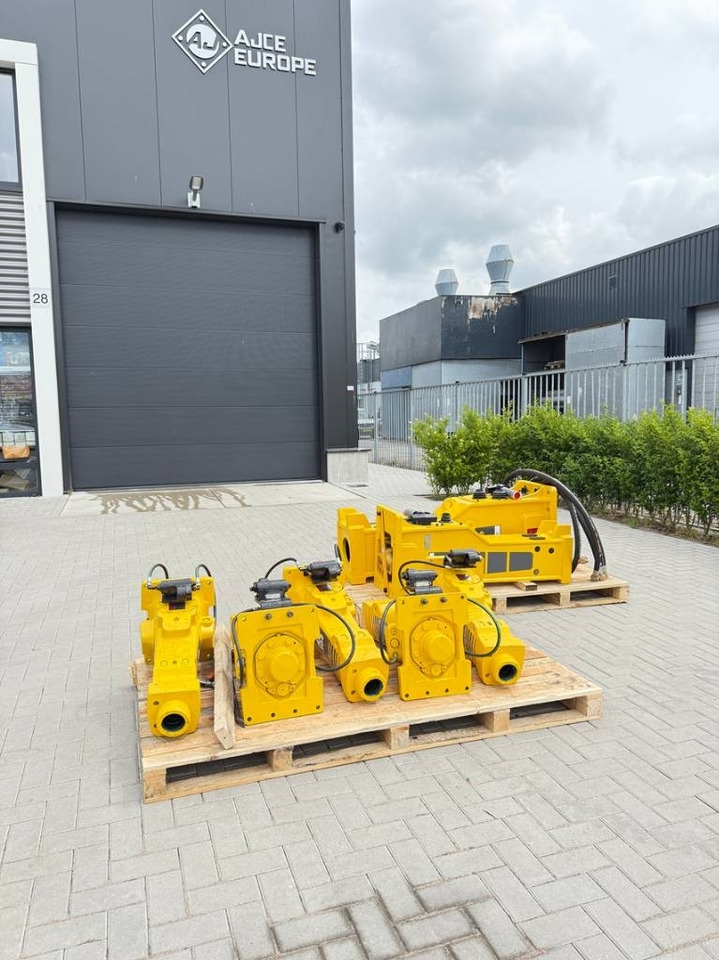 Epiroc Atlas copco SB302 - 유압 해머 건설기계 용 : 사진 1 Epiroc Atlas copco SB302 - 유압 해머 건설기계 용 : 사진 1