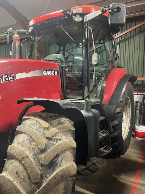 CASE IH MXU 135 - 장궤형 트랙터 : 사진 3 CASE IH MXU 135 - 장궤형 트랙터 : 사진 3