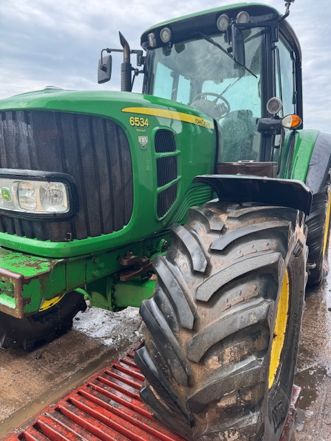 JOHN DEERE 6534 Premium - 장궤형 트랙터 : 사진 1 JOHN DEERE 6534 Premium - 장궤형 트랙터 : 사진 1