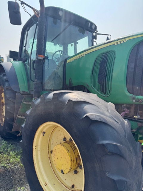 JOHN DEERE 6820 - 장궤형 트랙터 : 사진 1 JOHN DEERE 6820 - 장궤형 트랙터 : 사진 1