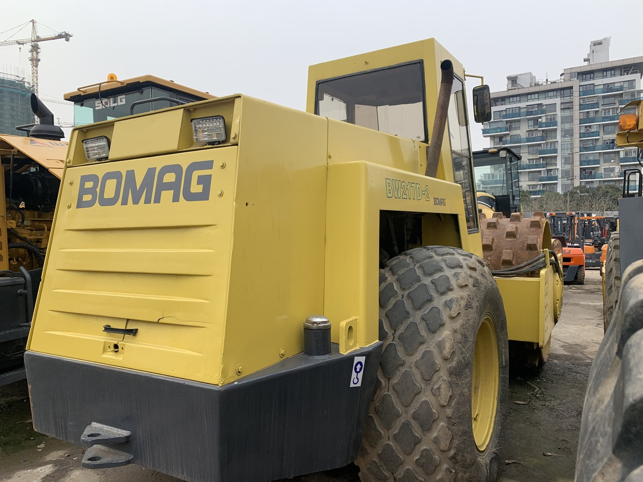 BOMAG BW217D - 롤러 : 사진 4 BOMAG BW217D - 롤러 : 사진 4