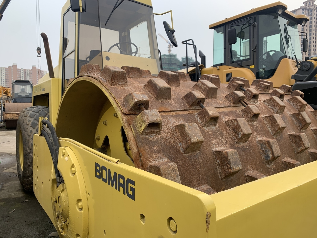 BOMAG BW217D - 롤러 : 사진 2 BOMAG BW217D - 롤러 : 사진 2