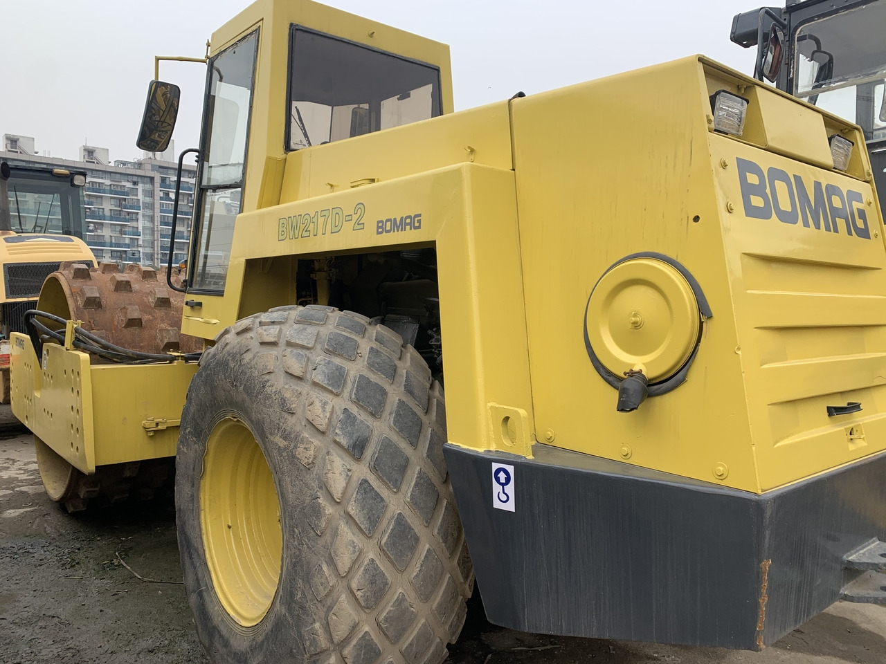 BOMAG BW217D - 롤러 : 사진 3 BOMAG BW217D - 롤러 : 사진 3