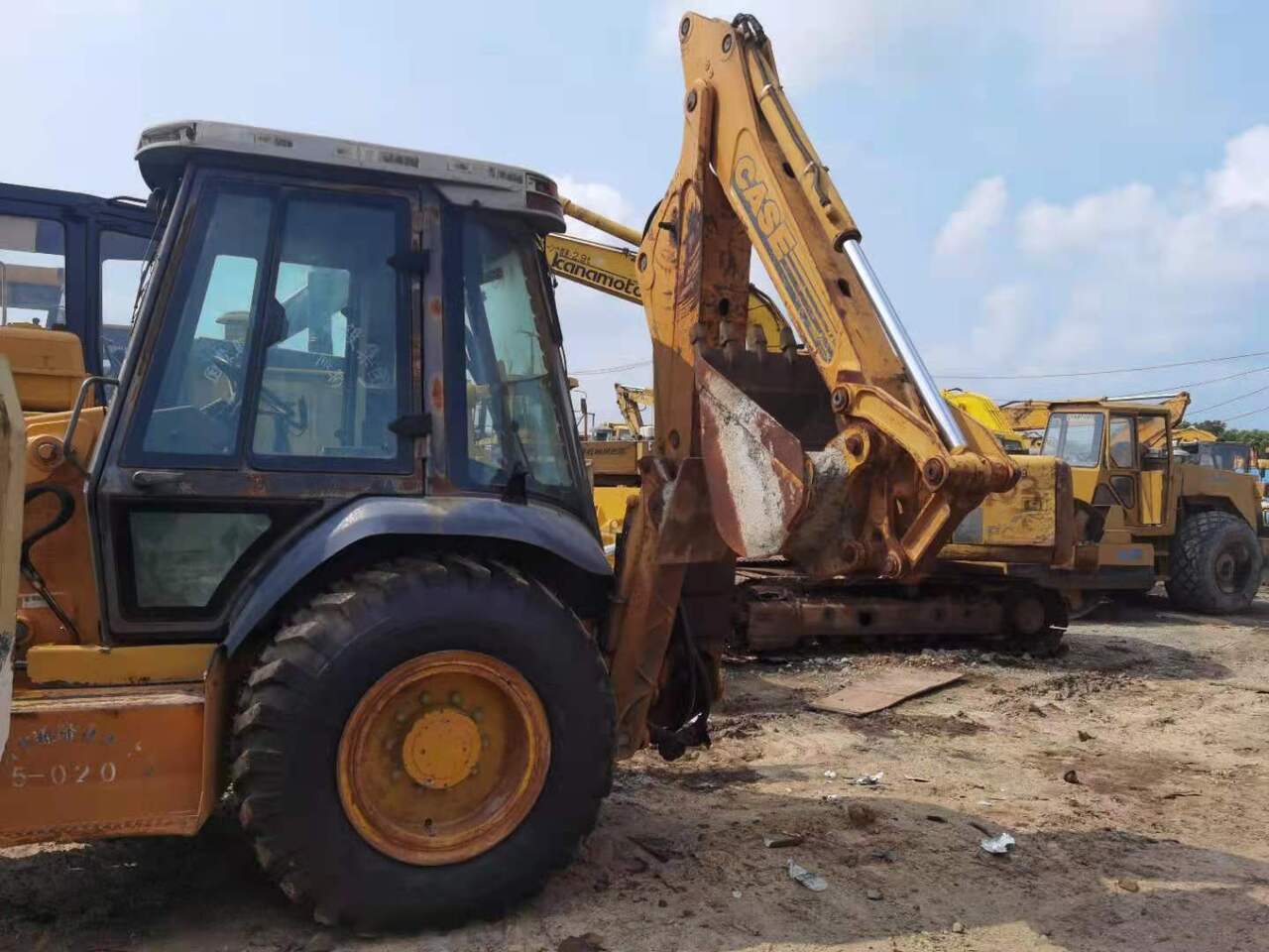 CASE 580L - 백호 로더 : 사진 3 CASE 580L - 백호 로더 : 사진 3