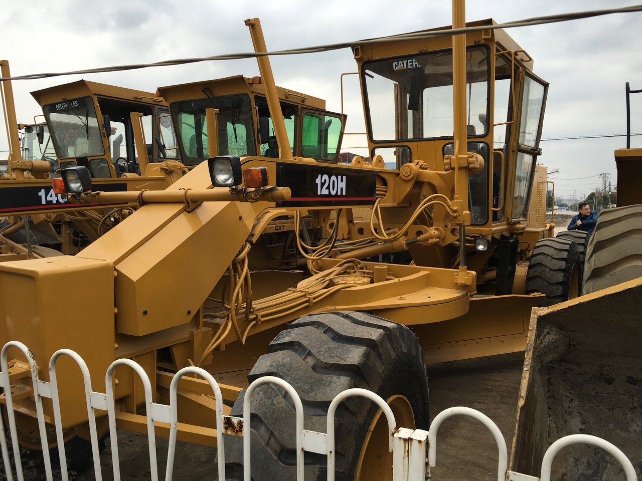CATERPILLAR 120H - 그레이더 : 사진 3 CATERPILLAR 120H - 그레이더 : 사진 3