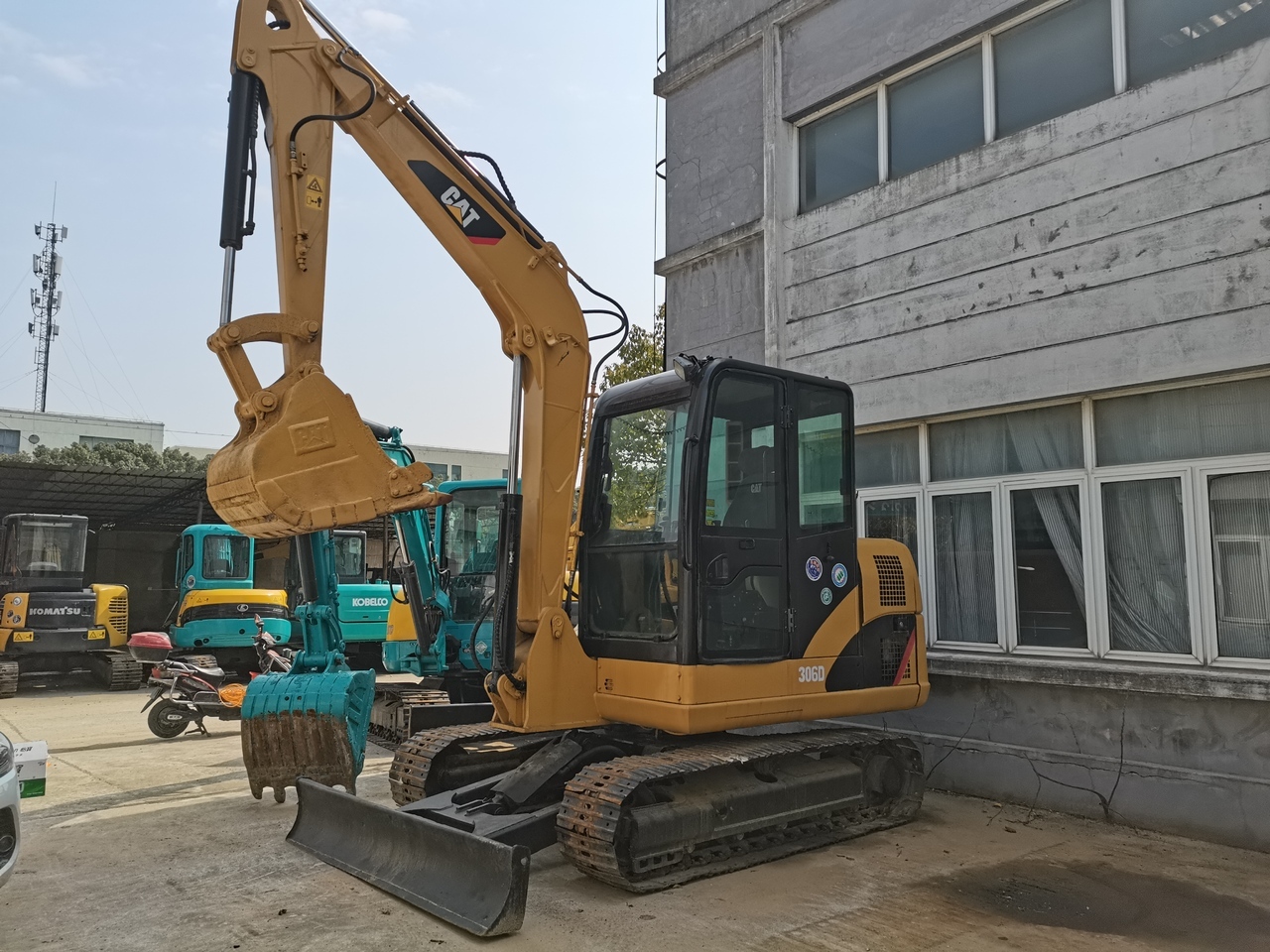 CATERPILLAR 306D - 크롤러 굴삭기 : 사진 1 CATERPILLAR 306D - 크롤러 굴삭기 : 사진 1