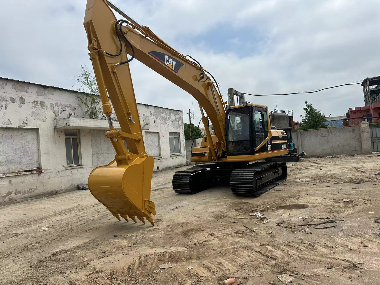 CATERPILLAR 320BL - 크롤러 굴삭기 : 사진 2 CATERPILLAR 320BL - 크롤러 굴삭기 : 사진 2
