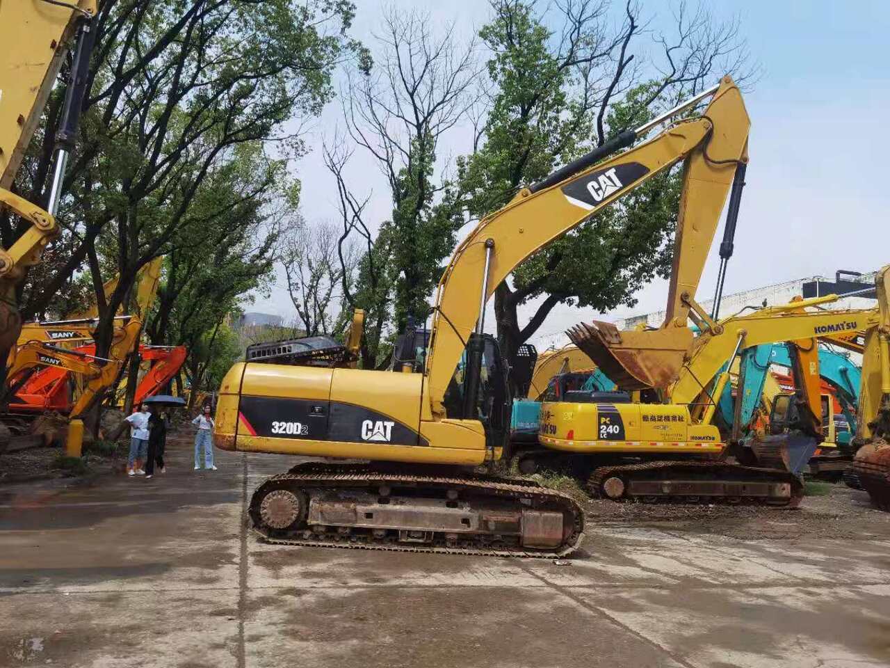 CATERPILLAR 320D2 - 크롤러 굴삭기 : 사진 1 CATERPILLAR 320D2 - 크롤러 굴삭기 : 사진 1