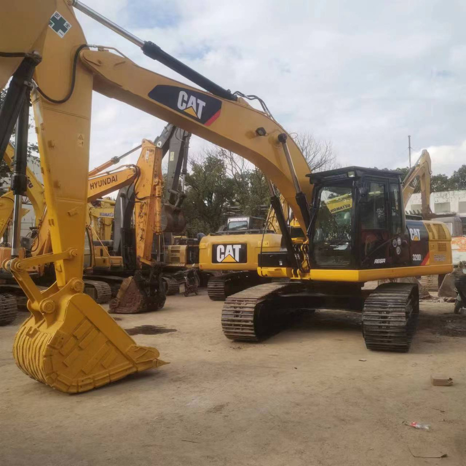 CATERPILLAR 320D2 - 크롤러 굴삭기 : 사진 2 CATERPILLAR 320D2 - 크롤러 굴삭기 : 사진 2