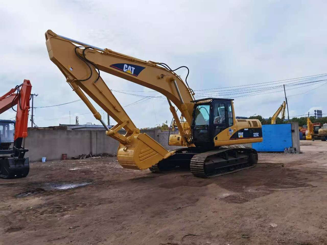 CATERPILLAR 325C - 크롤러 굴삭기 : 사진 4 CATERPILLAR 325C - 크롤러 굴삭기 : 사진 4