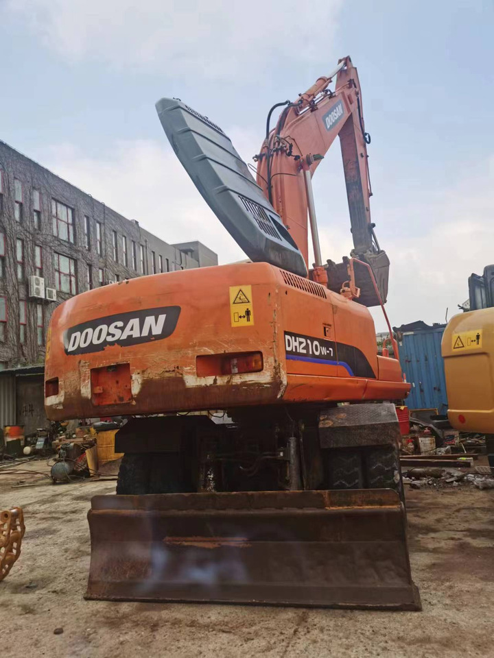 DOOSAN DH210W-7 - 휠 굴삭기 : 사진 2 DOOSAN DH210W-7 - 휠 굴삭기 : 사진 2