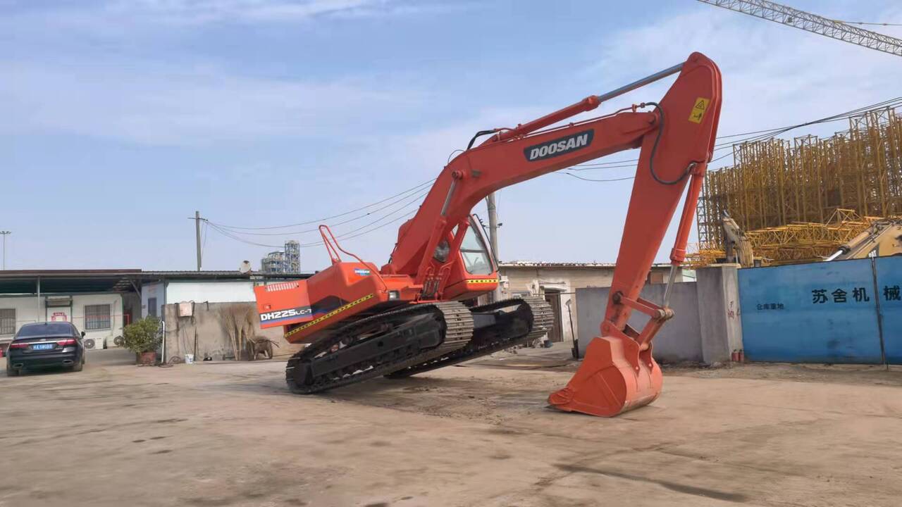 DOOSAN DH225LC-7 - 크롤러 굴삭기 : 사진 5 DOOSAN DH225LC-7 - 크롤러 굴삭기 : 사진 5