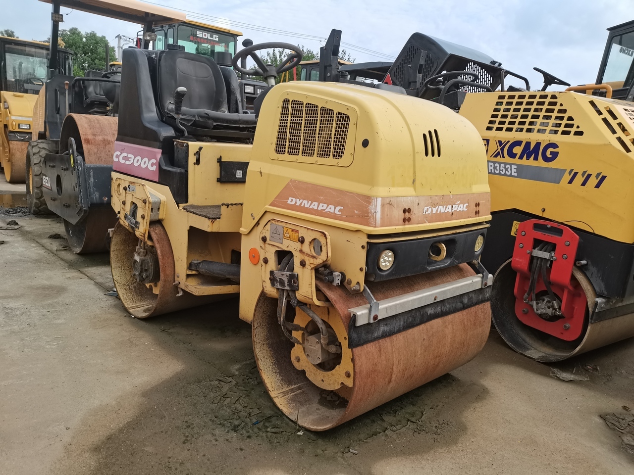 DYNAPAC CC300C - 롤러 : 사진 1 DYNAPAC CC300C - 롤러 : 사진 1