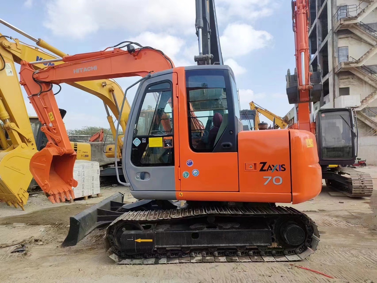 HITACHI ZX70 - 미니 굴삭기 : 사진 2 HITACHI ZX70 - 미니 굴삭기 : 사진 2