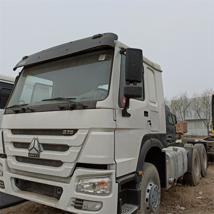 HOWO 6x4 375hp tractor - 트랙터 유닛 : 사진 2 HOWO 6x4 375hp tractor - 트랙터 유닛 : 사진 2