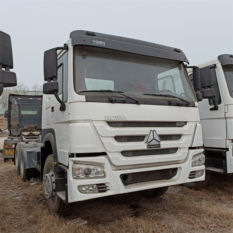 HOWO 6x4 375hp tractor - 트랙터 유닛 : 사진 5 HOWO 6x4 375hp tractor - 트랙터 유닛 : 사진 5