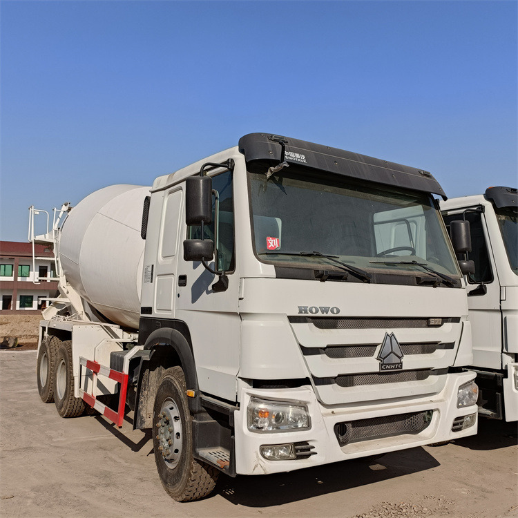 HOWO HOWO-mixer pump truck - 콘크리트 믹서 펌프 트럭 : 사진 1 HOWO HOWO-mixer pump truck - 콘크리트 믹서 펌프 트럭 : 사진 1