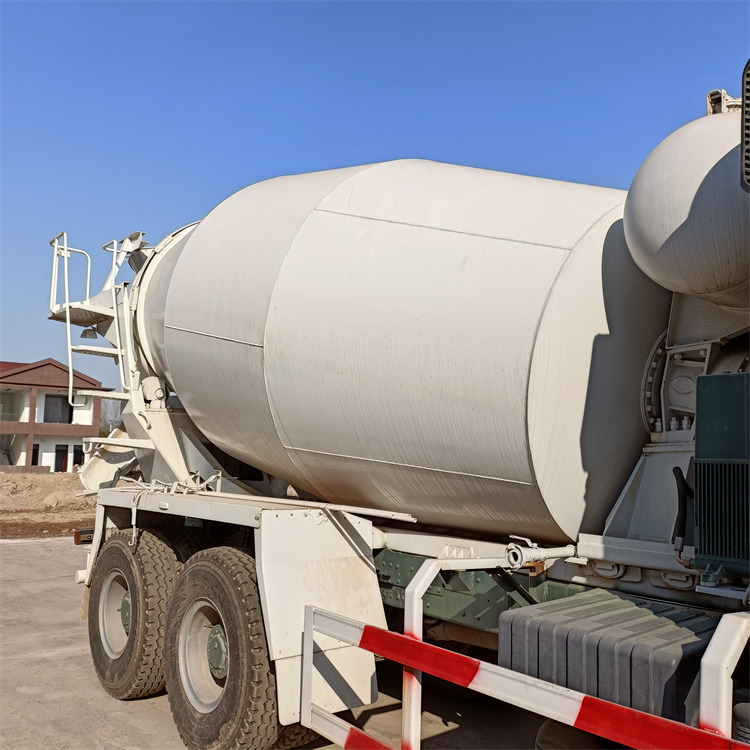 HOWO HOWO-mixer pump truck - 콘크리트 믹서 펌프 트럭 : 사진 2 HOWO HOWO-mixer pump truck - 콘크리트 믹서 펌프 트럭 : 사진 2