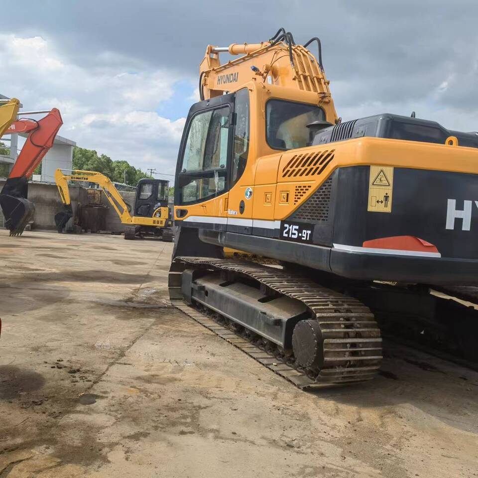 HYUNDAI R215-9T - 크롤러 굴삭기 : 사진 5 HYUNDAI R215-9T - 크롤러 굴삭기 : 사진 5