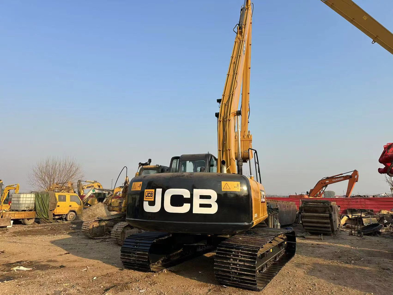 JCB JS220LC - 크롤러 굴삭기 : 사진 1 JCB JS220LC - 크롤러 굴삭기 : 사진 1