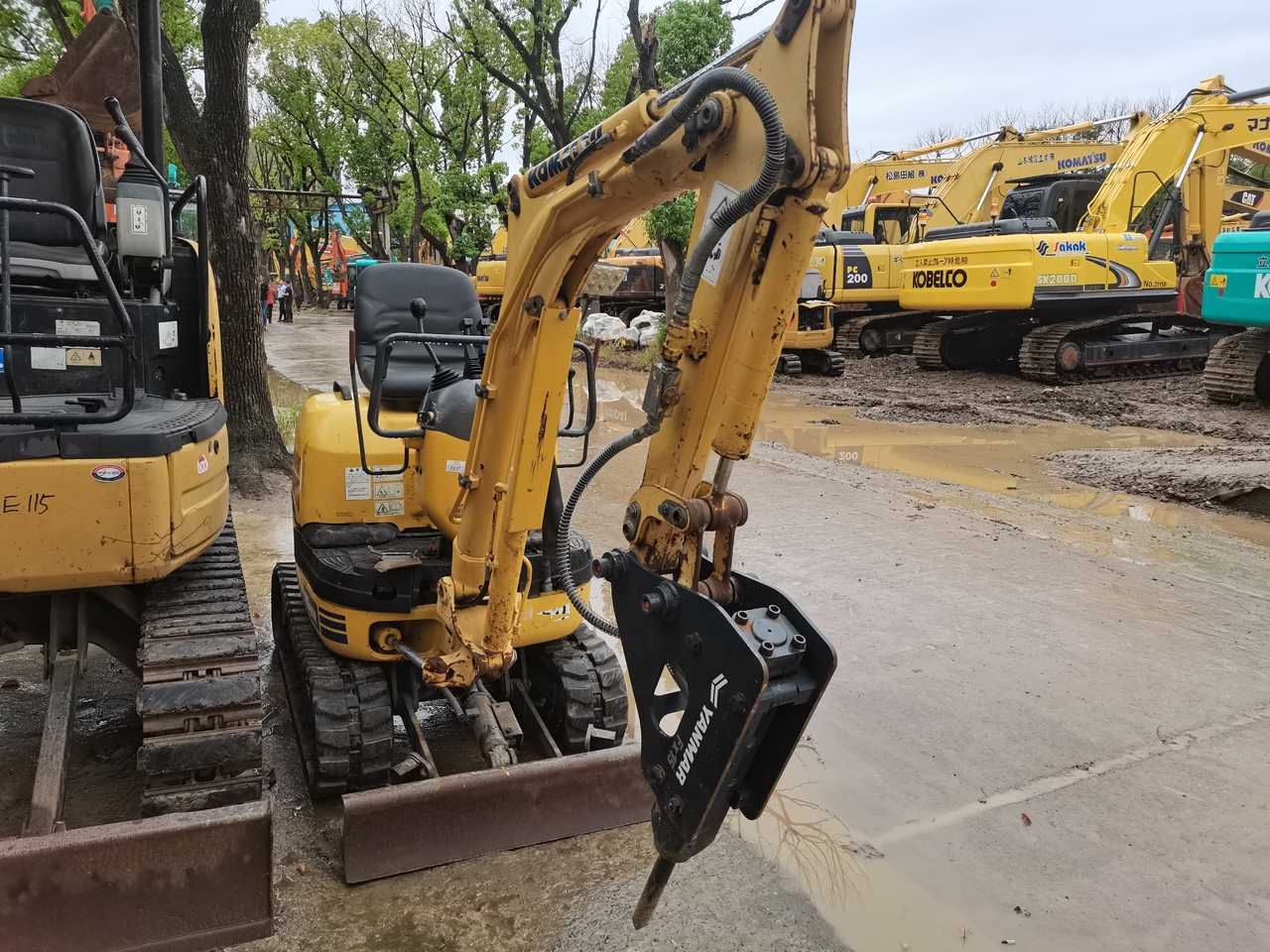 KOMATSU PC10MR - 크롤러 굴삭기 : 사진 2 KOMATSU PC10MR - 크롤러 굴삭기 : 사진 2