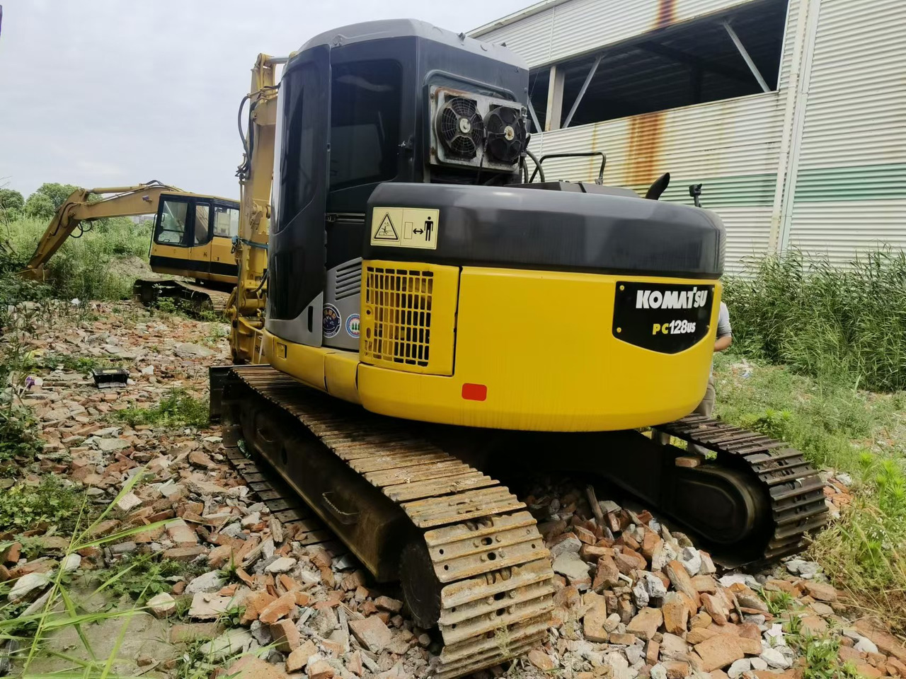 KOMATSU PC128US - 크롤러 굴삭기 : 사진 2 KOMATSU PC128US - 크롤러 굴삭기 : 사진 2