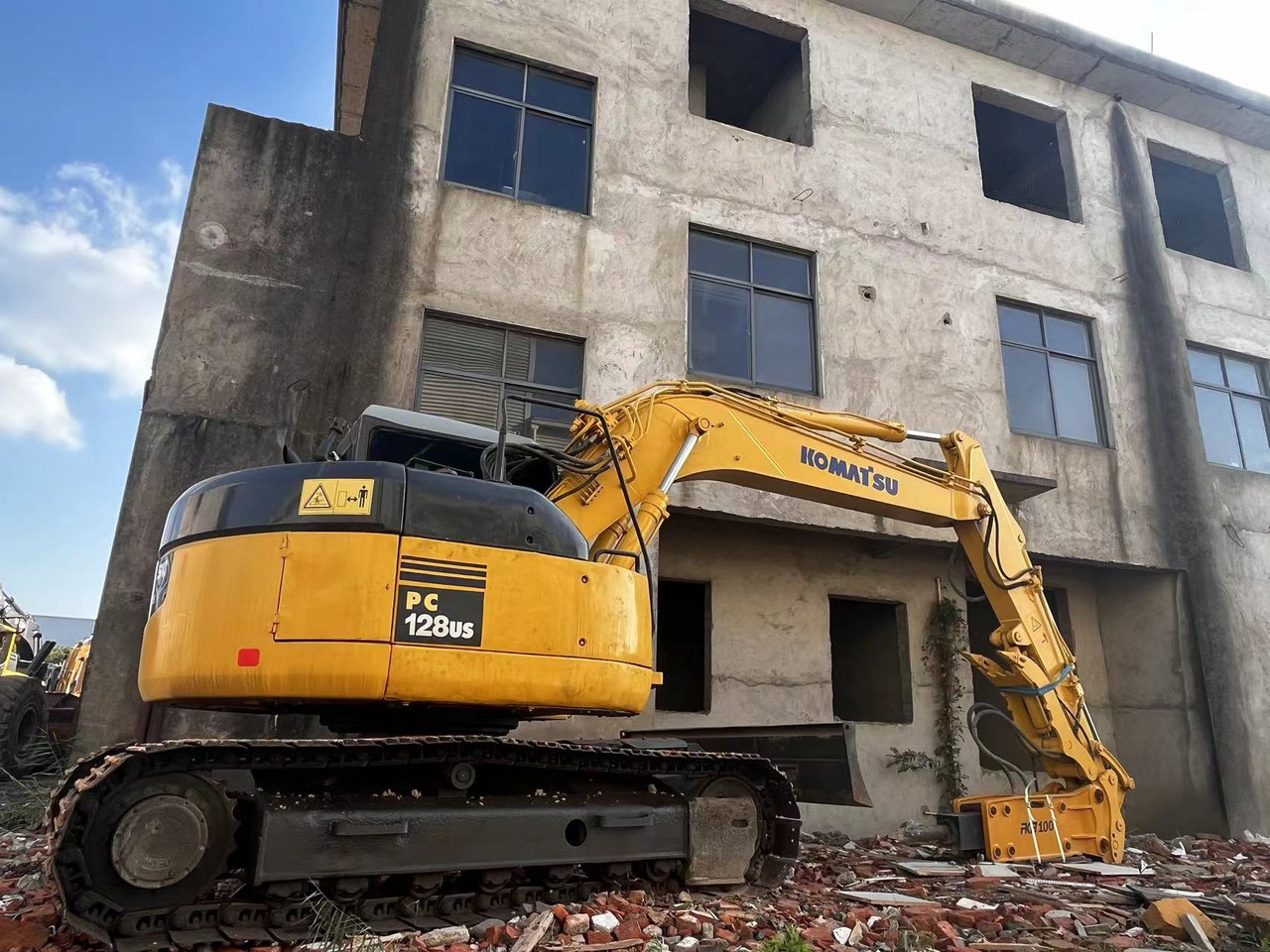 KOMATSU PC128US - 크롤러 굴삭기 : 사진 1 KOMATSU PC128US - 크롤러 굴삭기 : 사진 1