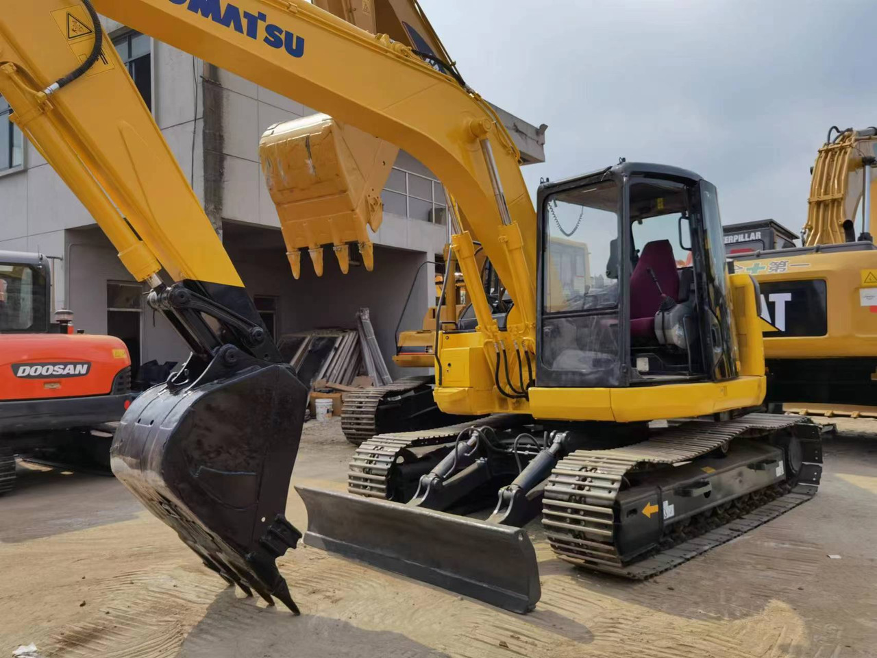 KOMATSU PC128 - 크롤러 굴삭기 : 사진 3 KOMATSU PC128 - 크롤러 굴삭기 : 사진 3