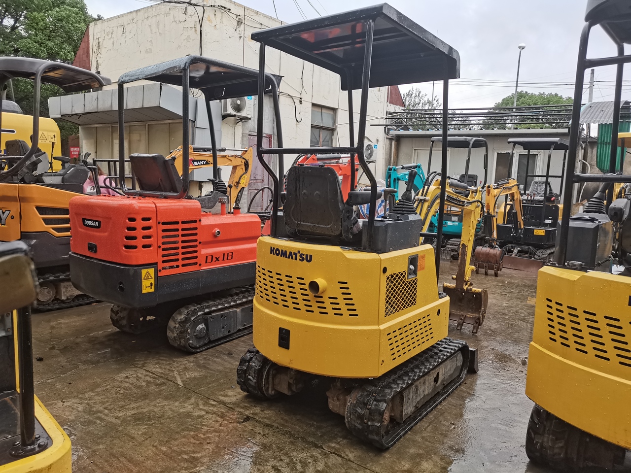 KOMATSU PC15MR - 미니 굴삭기 : 사진 4 KOMATSU PC15MR - 미니 굴삭기 : 사진 4