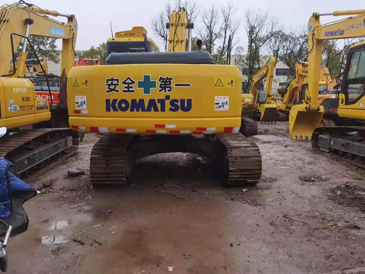 KOMATSU PC200-7 - 크롤러 굴삭기 : 사진 3 KOMATSU PC200-7 - 크롤러 굴삭기 : 사진 3