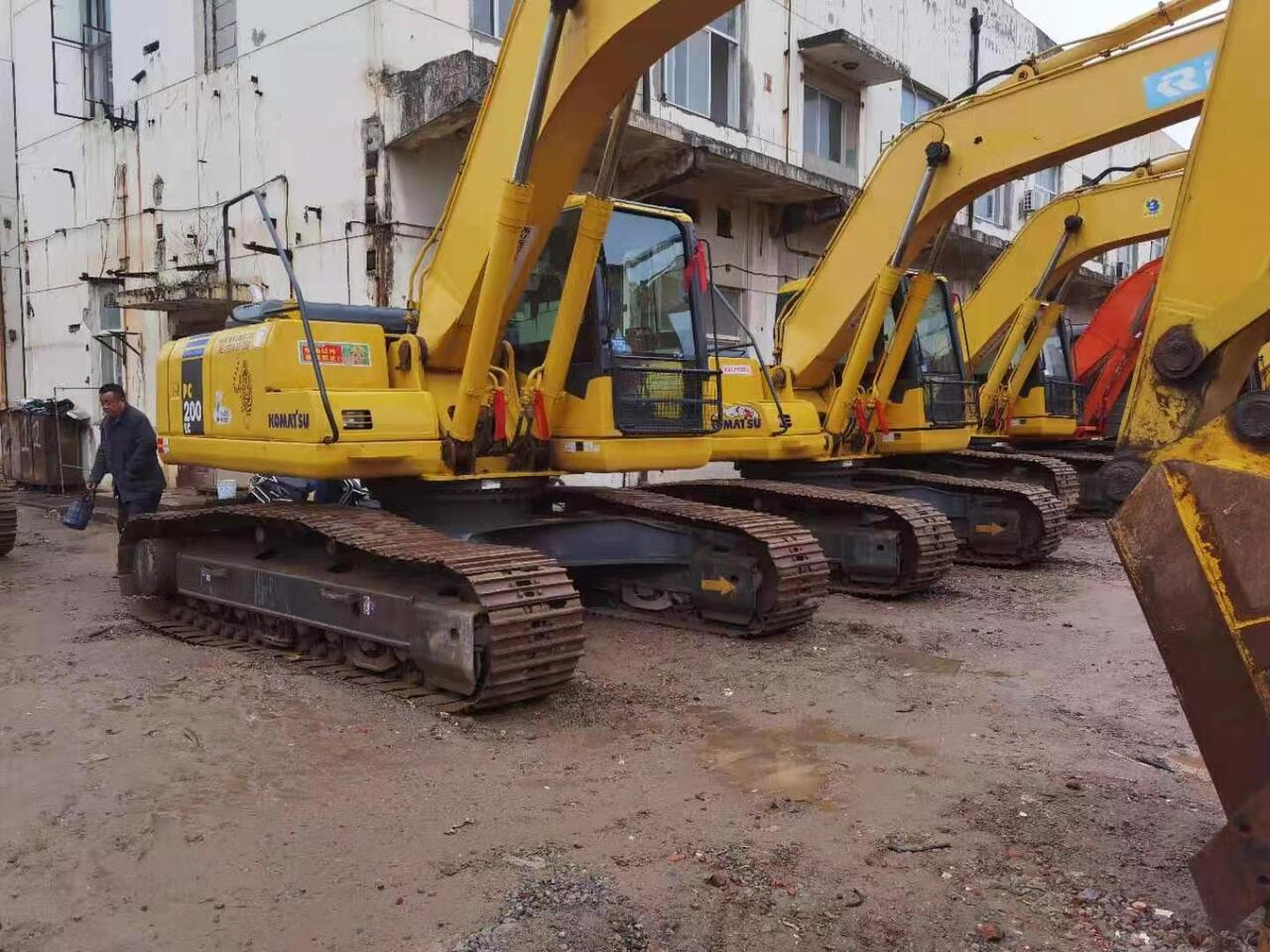 KOMATSU PC200-7 - 크롤러 굴삭기 : 사진 4 KOMATSU PC200-7 - 크롤러 굴삭기 : 사진 4
