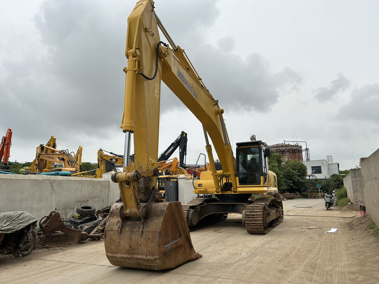 KOMATSU PC400-8 - 크롤러 굴삭기 : 사진 3 KOMATSU PC400-8 - 크롤러 굴삭기 : 사진 3