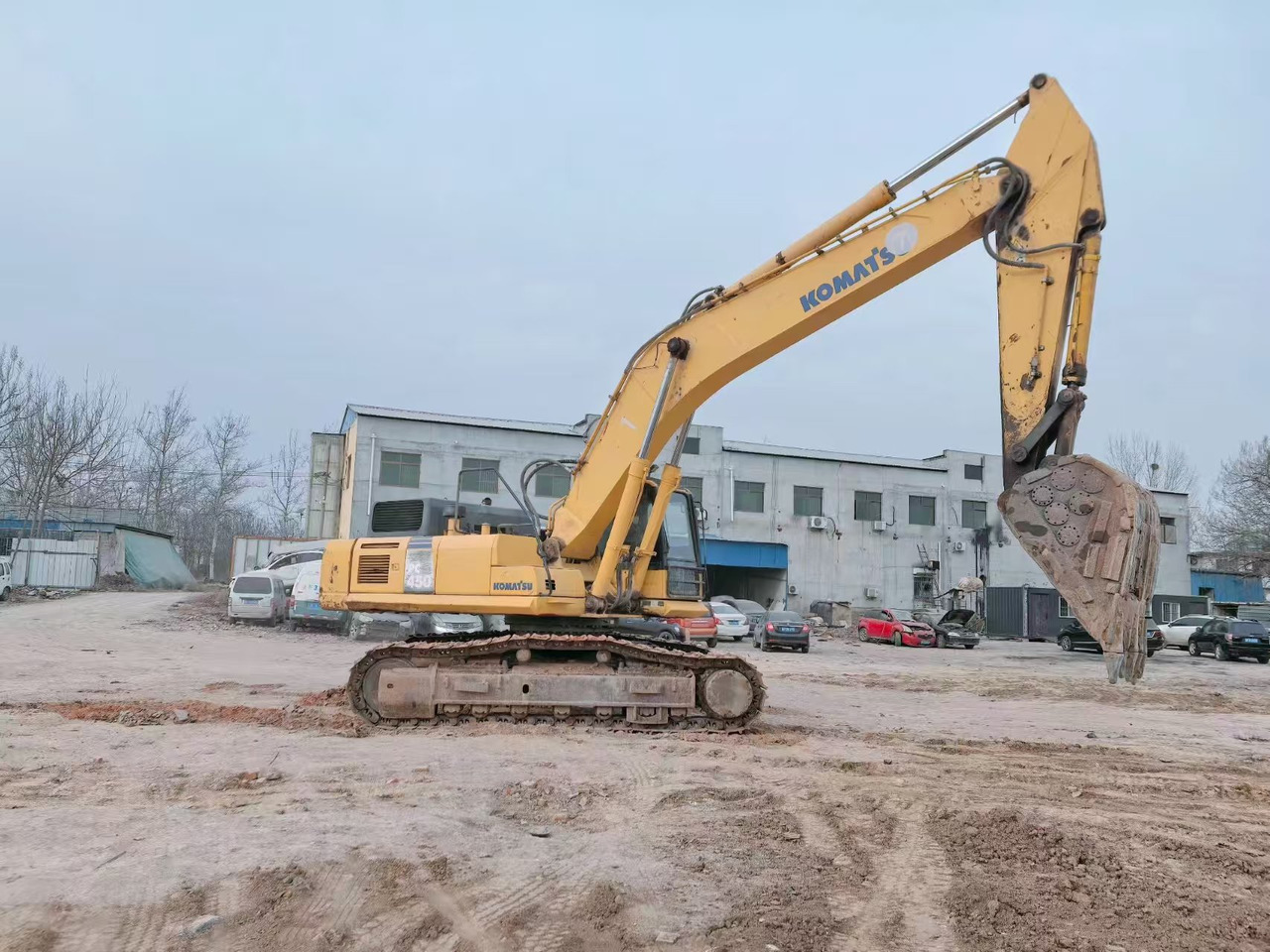 KOMATSU PC450-8 - 크롤러 굴삭기 : 사진 4 KOMATSU PC450-8 - 크롤러 굴삭기 : 사진 4